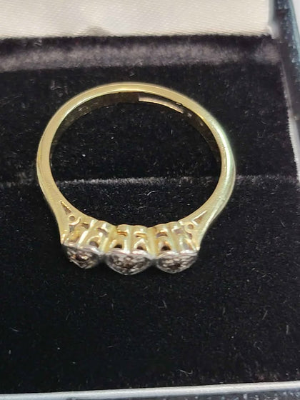 18ct Yellow Gold Ring with Clear Stones (Platinum Mount) - Size L - 2.77g