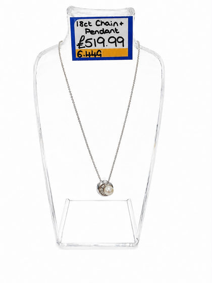 18ct White Gold necklace and Pearl Pendant. **6.44g** **Hallmarked** **17.5 Inches**