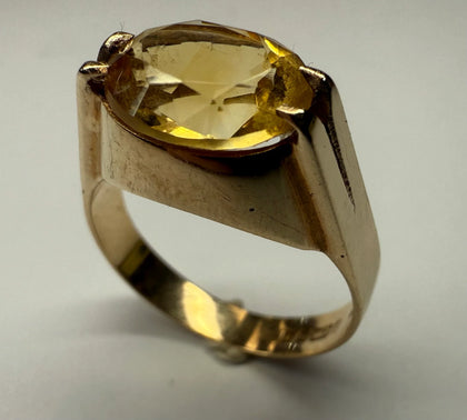 9ct gold ring with yellow stone size L