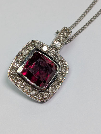 9CT WHITE GOLD NECKLACE & DIAMOND/RED STONE PENDANT