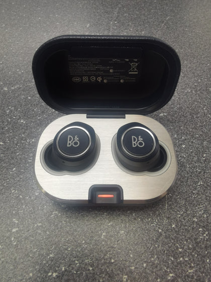 B/O EARBUDS WITH CHARGER CARRY CASE IN GOOD CONDITION PRESTON.
