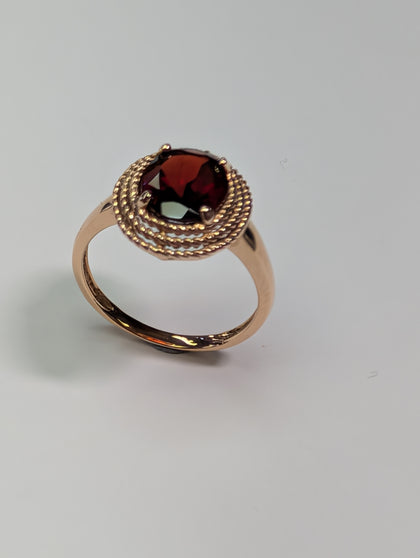 9ct Gold Rope Mount Style Ring With Large Red Stone