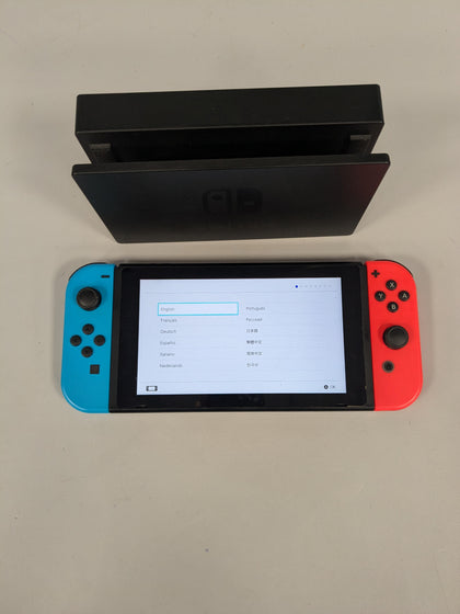 Nintendo Switch (Neon Red/Blue)