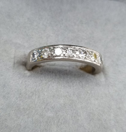 18ct gold diamond half eternity ring Size L