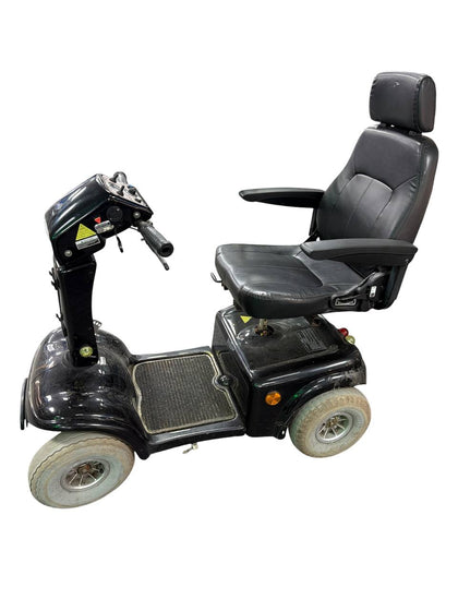 Rascal 850 Mobility Scooter With Key + Charger (flat tyre) - **COLLECTION ONLY - WYTHENSHAWE**