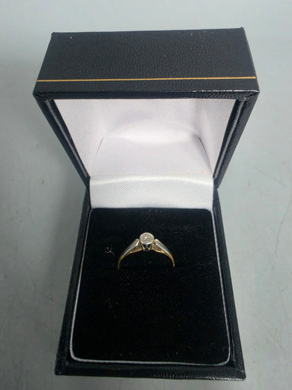 18ct GOLD RING 1.4G 750 Size J