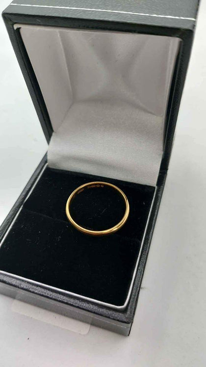 22ct Yellow Gold Wedding Band Ring - 2.62 Grams - Size M - Fully Hallmarked