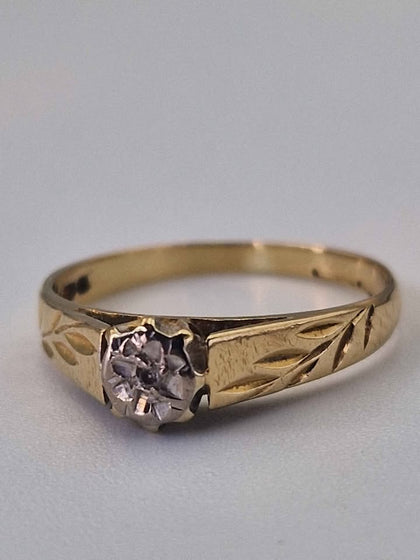 18ct Yellow Gold Solitare Ring - 2.18 Grams - Size M