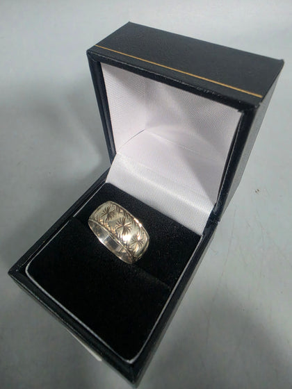 9ct white GOLD RING 4.1G 375 Size M