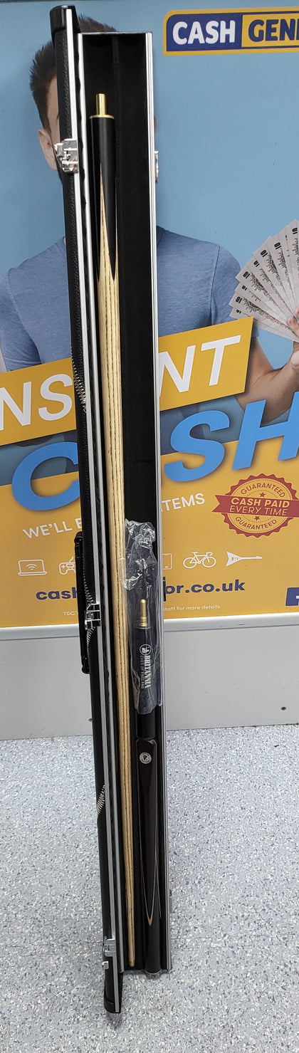 Britannia Champion Hornet Snooker Cue with Hard Case