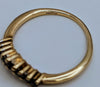 375 9CT YELLOW GOLD RING, 9 STONE TO A POINT DESIGN, SIZE O/7, 1.7G, BOXED