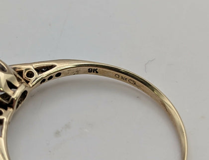 9CT HALLAMRKED,YELLOW GOLD, SINGLE STONE ON BAND, SIZE:R, 1.3G, BOXED
