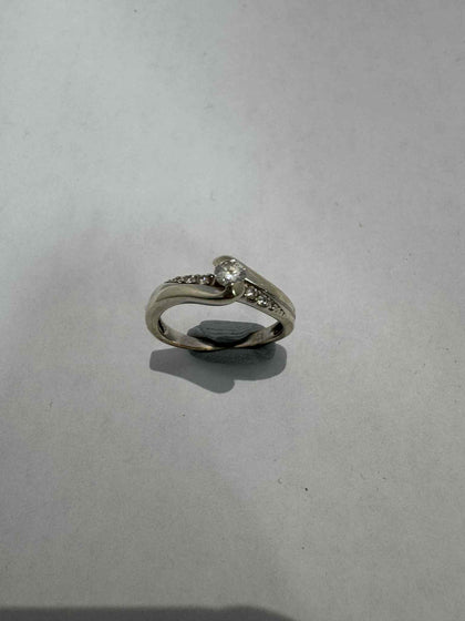 9ct white gold ring (Size N) (3.08G)