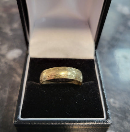 9ct Yellow Gold Patterned Band Ring - Size U - 2.82G