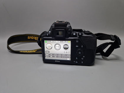 Nikon D3500 Black + AF-P DX 18-55mm VR