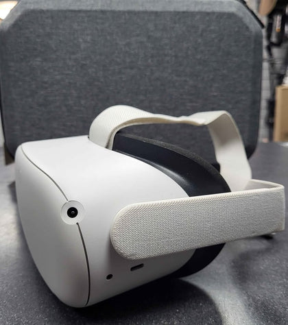 Oculus Meta Quest 2 All-in-One VR Headset 128GB ** Boxed **