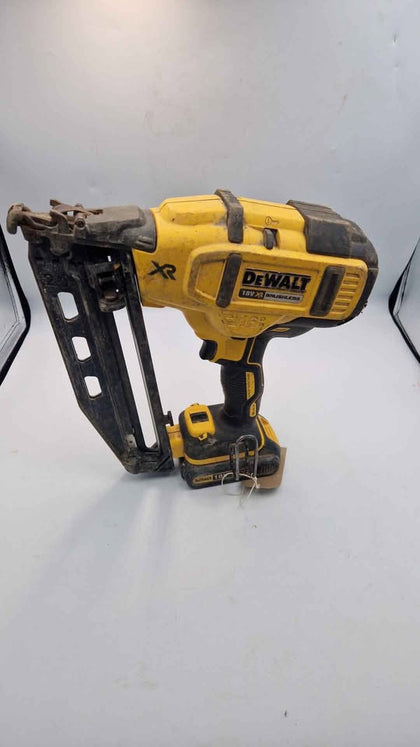 DeWalt Nail Gun 18v XR Cordless DCN660N-XJ Angled Second Fix 63mm - W/ 1.5AG Batt (No Charger)