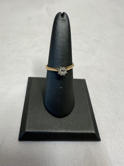 9ct Yellow Gold Diamond Ring - Size Q