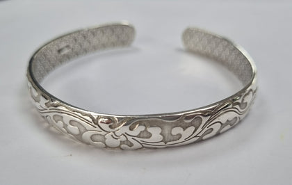 Silver Patterned Bangle 999