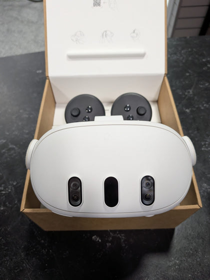 Meta Quest 3 128gb Boxed 2 Remotes + Charger
