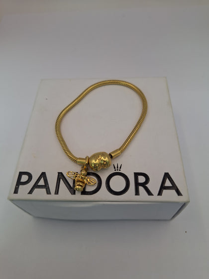 Pandora Base Metal Gold PLated bracelet With bee charm IN ITS ORIGINAL BOX 7INCHES  LENGHT.