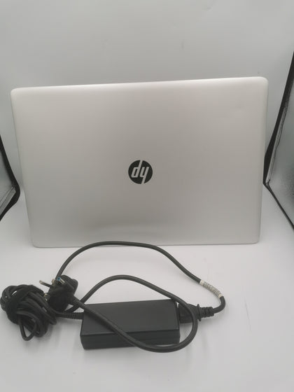 HP Envy 17-N065NA i7-5500U 12GB RAM 512GB SSD GeForce 940M windows 10 scratches on lid and dents on case