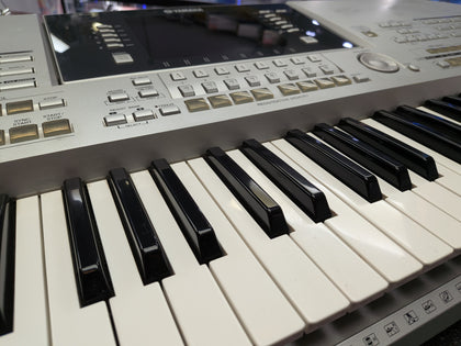 Yamaha Tyros 2 Electric Keyboard
