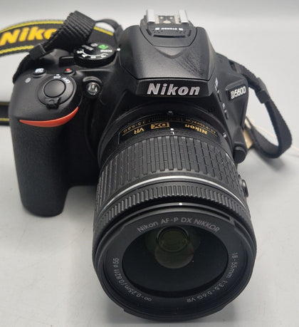 Nikon D5600 Black + AF-P DX 18-55mm VR