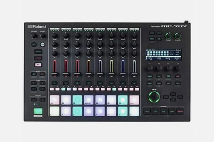 Roland MC-707 Groovebox