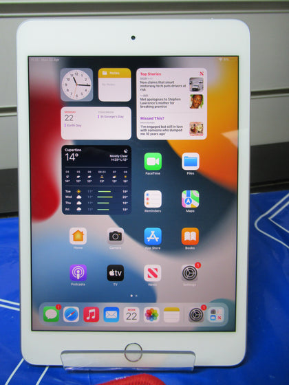 Apple iPad Mini 5th Gen (A2124) 7.9” 64GB - Silver, Unlocked C
