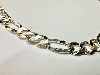 Brand new sterling silver figaro chain 22