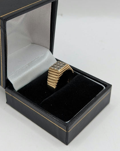 375 9CT Hallmark, Square-Faced Stone Cluster Ring, Size P, 5.13G