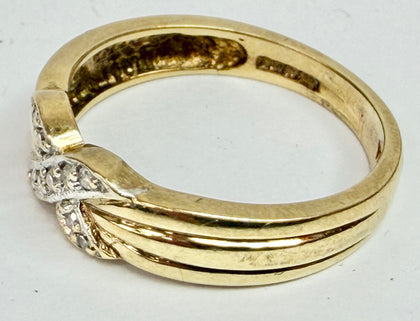 9ct gold twist ring size M