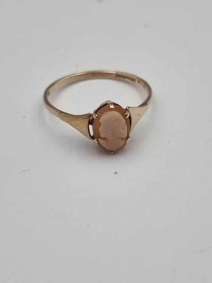 9ct Yellow Gold Cameo Ring - Size O - 1.11 Grams