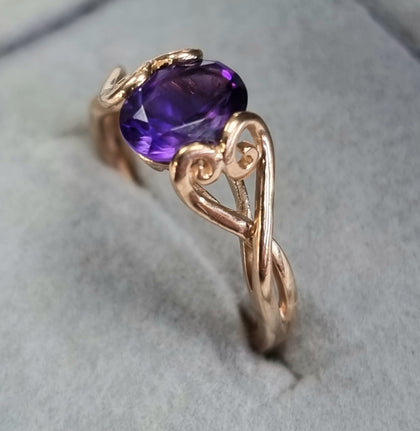 9ct Yellow Gold Ring Purple Stone Size O1/2