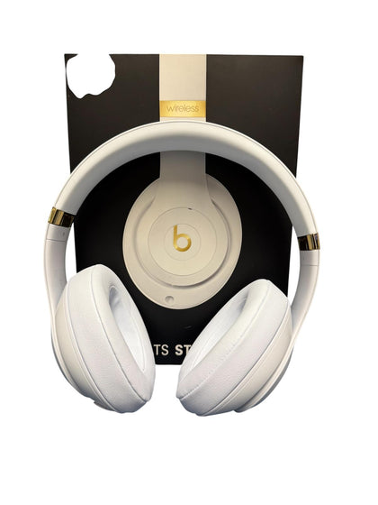 Beats Studio3 Wireless Over‐Ear Headphones - White - MQ572