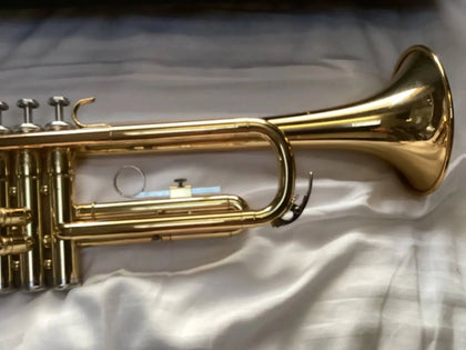 Yamaha Trumpet YTR1335 + case + mouthpiece.