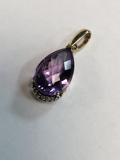 9ct Yellow Gold Pendant with Purple Stone - 2.47g total