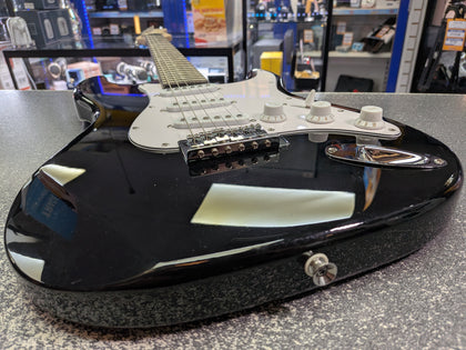 3rd Ave Electric Guitar With Amp