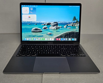 Apple MacBook Air 2020 / 13.3-inch / M1 / 256GB SSD / 8GB Ram