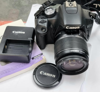 Canon EOS 500D Digital SLR Camera (incl. EF-S 18-55 mm IS Lens