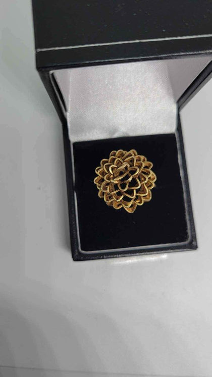 9ct Yellow Gold Tree Like Patterned Ring - Size K - 6 Grams.