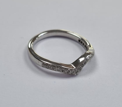 18ct white gold ring moissanite size J1/2