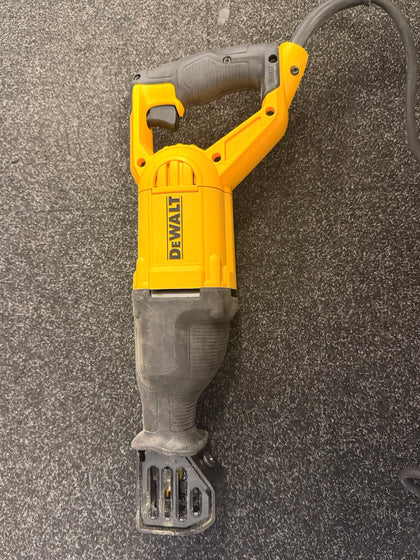 Dewalt DWE305 Reciprocating Saw