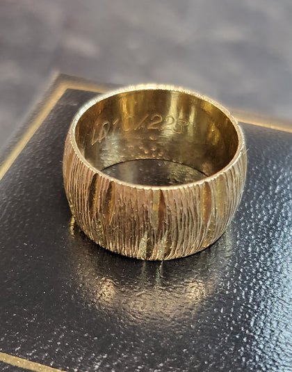 9ct Yellow Gold Patterned Band - Size L - 5.9G