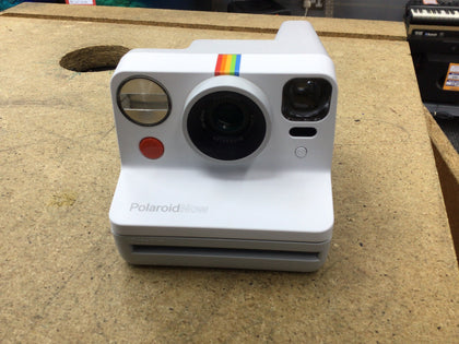Polaroid 9027 Now I-Type Instant Camera White