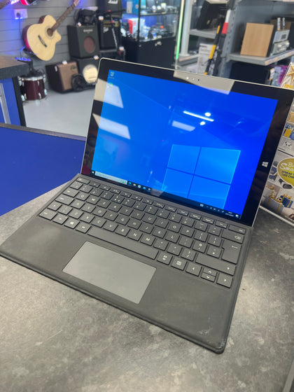 Microsoft Surface Pro 3 i5, 4gb ram 128gb storage