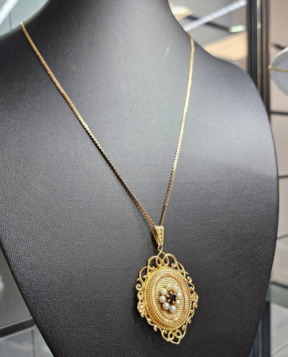 9CT GOLD NECKLACE WITH LOCKET 20