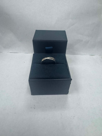 1.33g 9ct White Gold Twisted Ring - Size N - **Hallmarked**