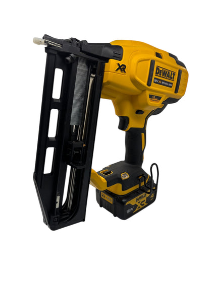 DeWalt DCN662N XR Brushless 16GA Second Fix Straight Nailer 18V - 4AH Battery